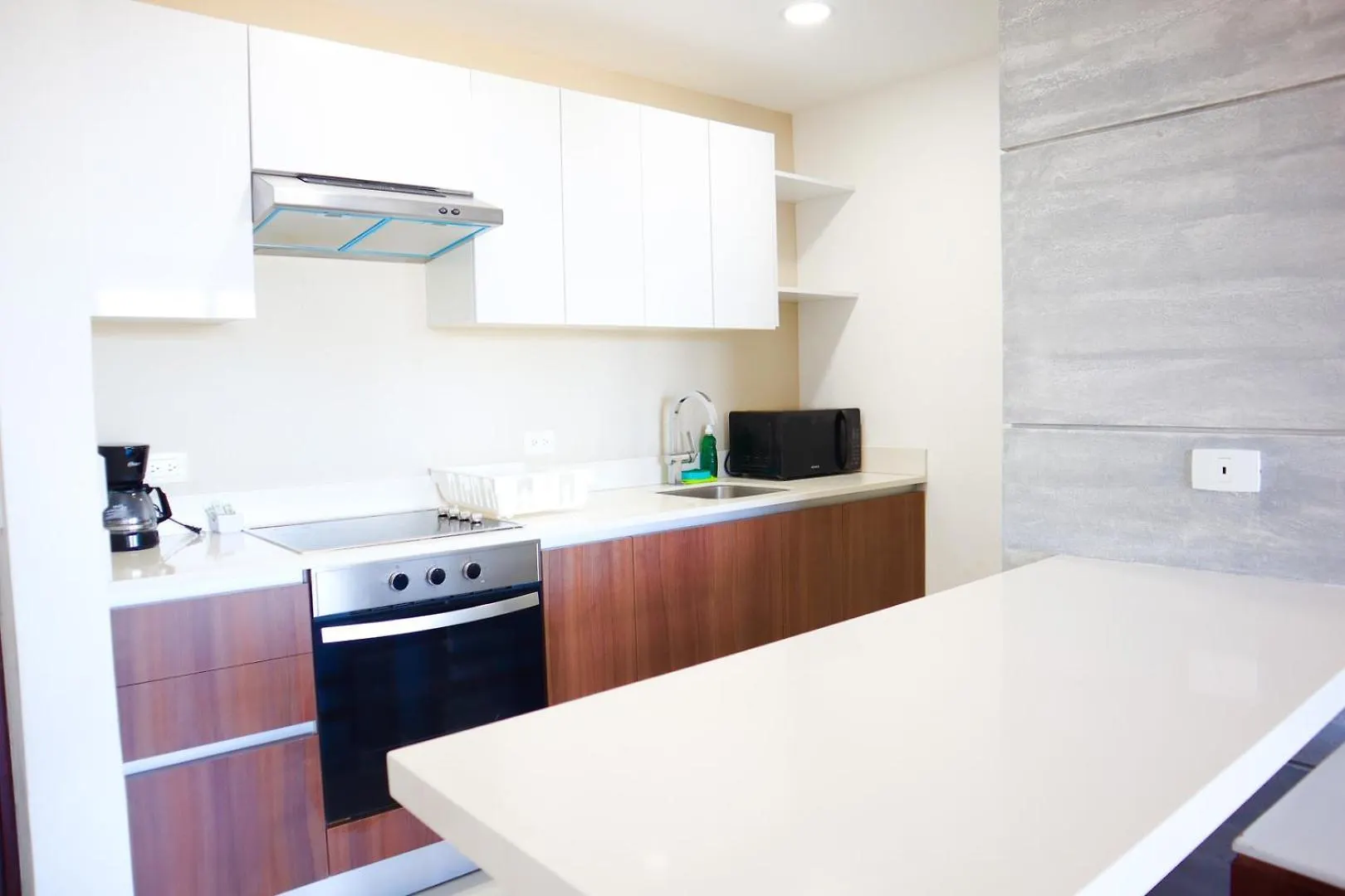Apt With Boulevard View & Roof Top Cancun Mexico