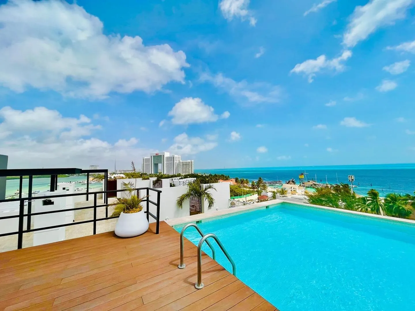 Apartment Apt With Boulevard View & Roof Top Cancun