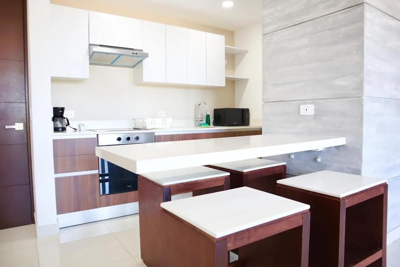 Apt With Boulevard View & Roof Top Cancun